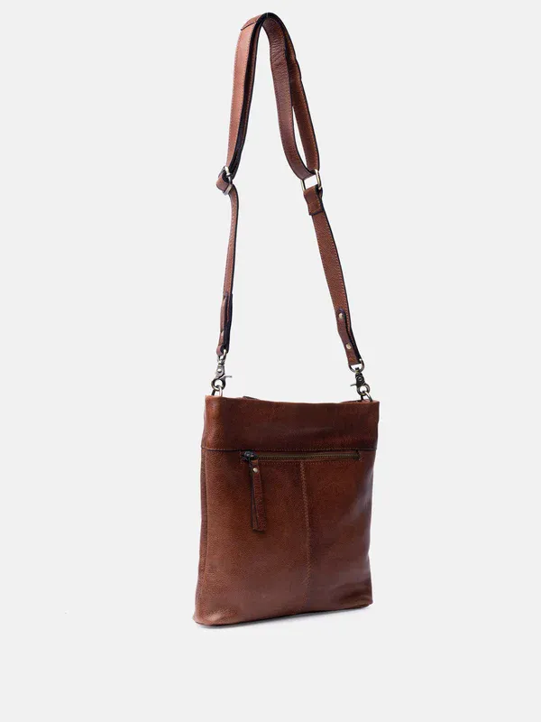 Olea Small - Walnut